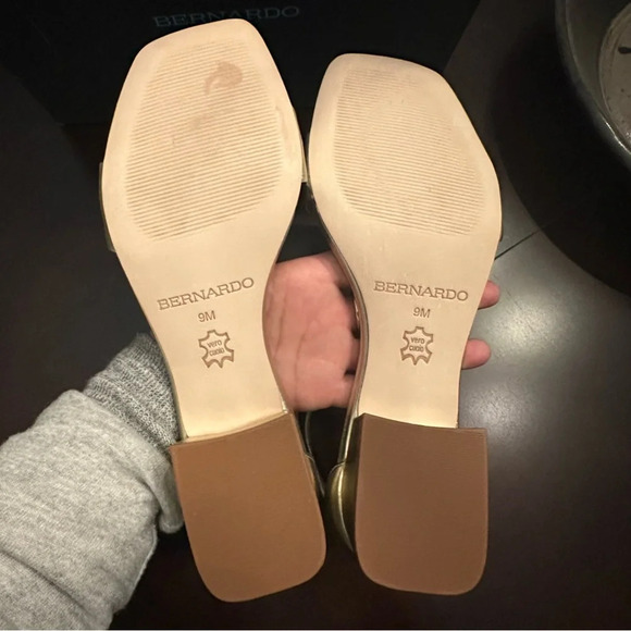 NIB Bernando Jalena Low Heel Sandal Champagne Antique Calf Size 9 - Picture 11 of 11
